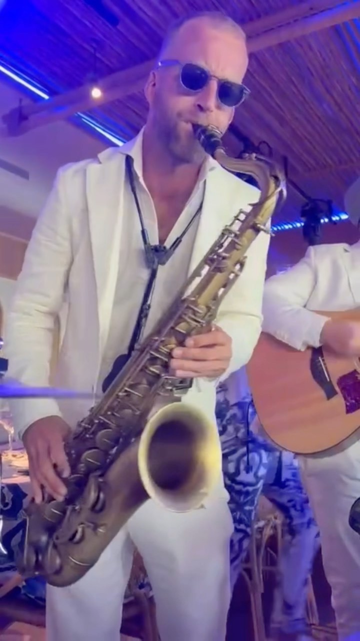 @lacabanemarbella @dolcegabbana