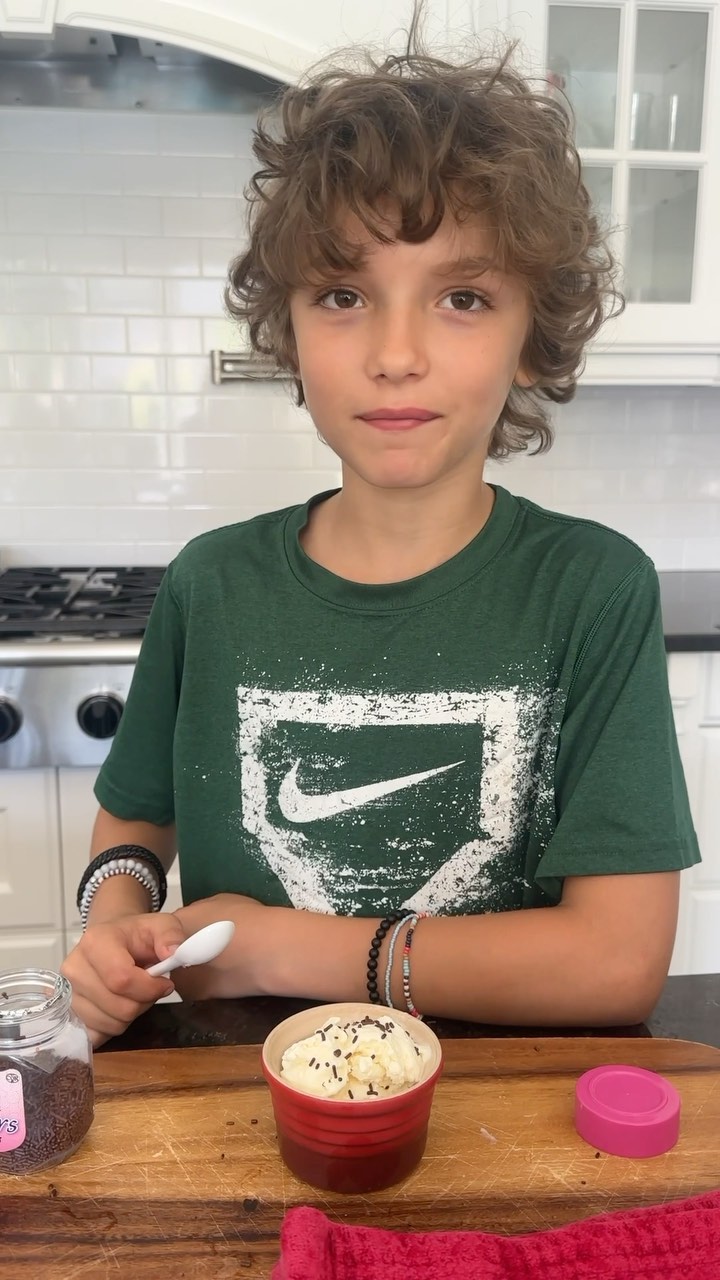 CucinaKids Kitchen Lab 🧫🔬🥼👨🔬now in session. Today my brother @mr.marcellob will be showing you how to make ice cream 🍨.
The best part is that you don’t need any fancy machines to not 2 ziplock bags, ice and salt. For the ingredients you need cream, sugar and vanilla. Super easy and super delicious!
Give this recipe a try and let me know how it work for you.
👨🍳Matteo
#cucinakids #cucinakidscook #kidsrecipes #icecream #homemadeicecream #easyicecream #kidsinthekitchen #stemactivitiesforkids #steminthekitchen #kidscancook #easykidsactivities #kidsscienceexperiments #scienceinthekitchen #stemeducation