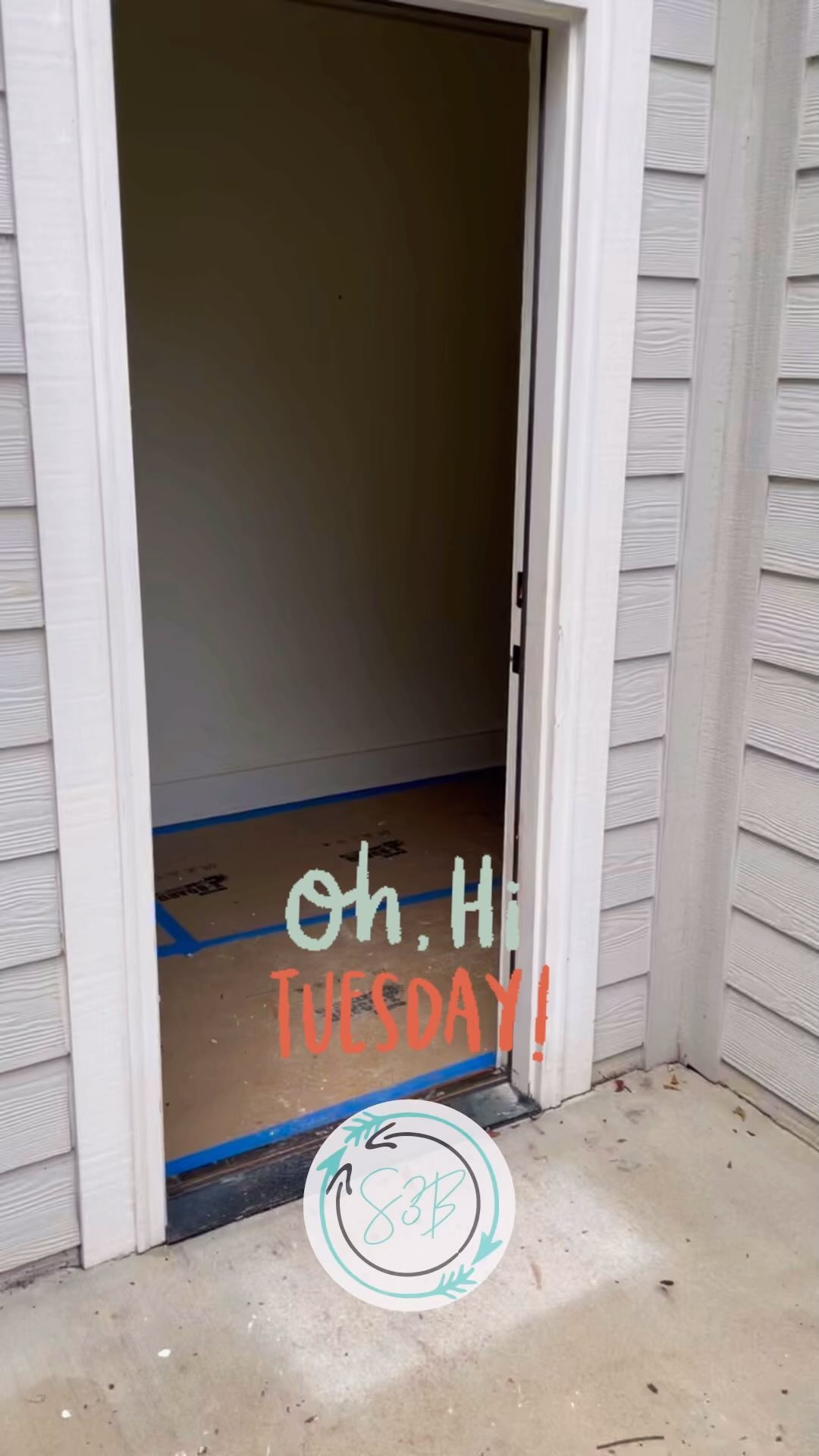 Oh, Hi Tuesday! Walls are coming down as we prep for a large addition. The fun part starts very soon!
#renovationproject #kitchenreno #kitchenremodeling #wallsdown
