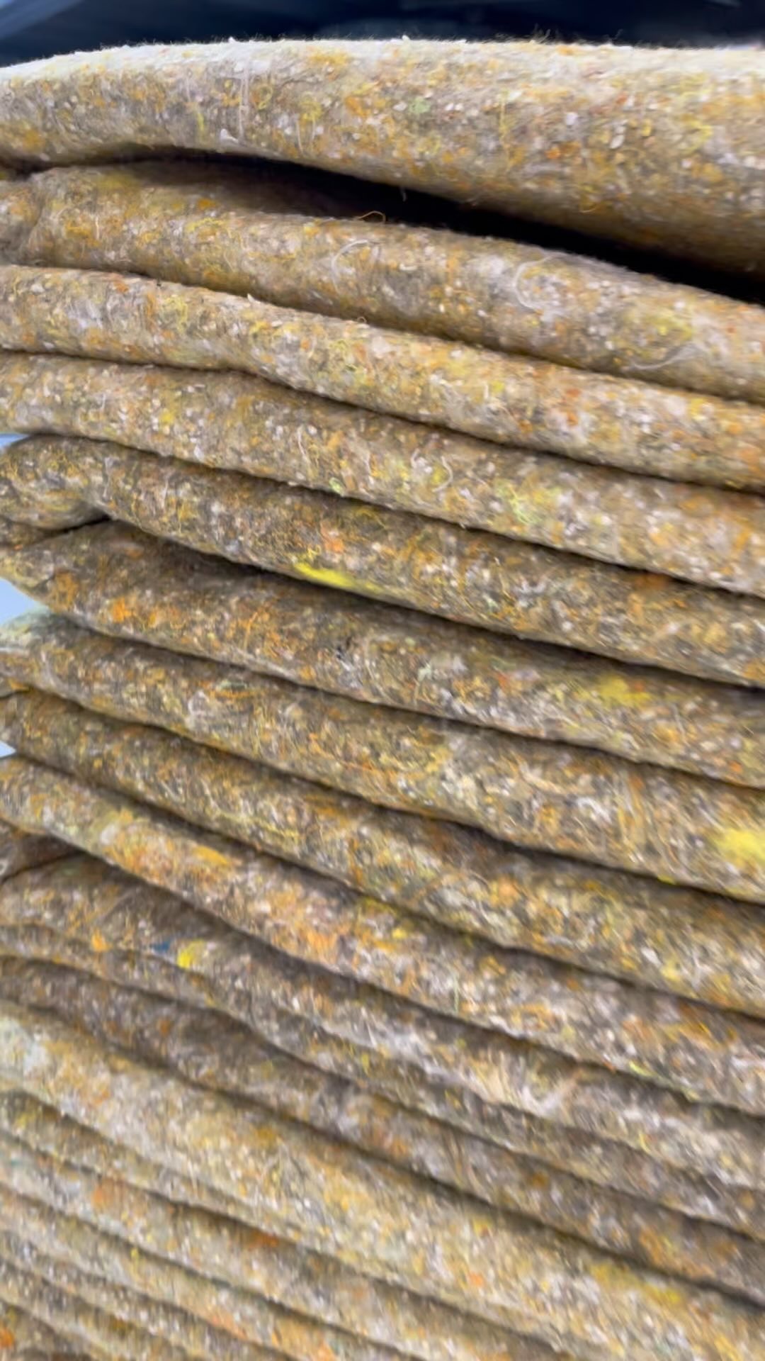 ✅Si hay manera de transportar productos delicados sin maltratar. Con nuestras cobijas multiuso podrás transportar artículos como muebles, electrodomésticos y mucho mas, con protección de calidad.
#fieltrotex #fieltroscolombia #cobijamultiusos #cobijadetransporte #cobijademudanza #transportedecarga