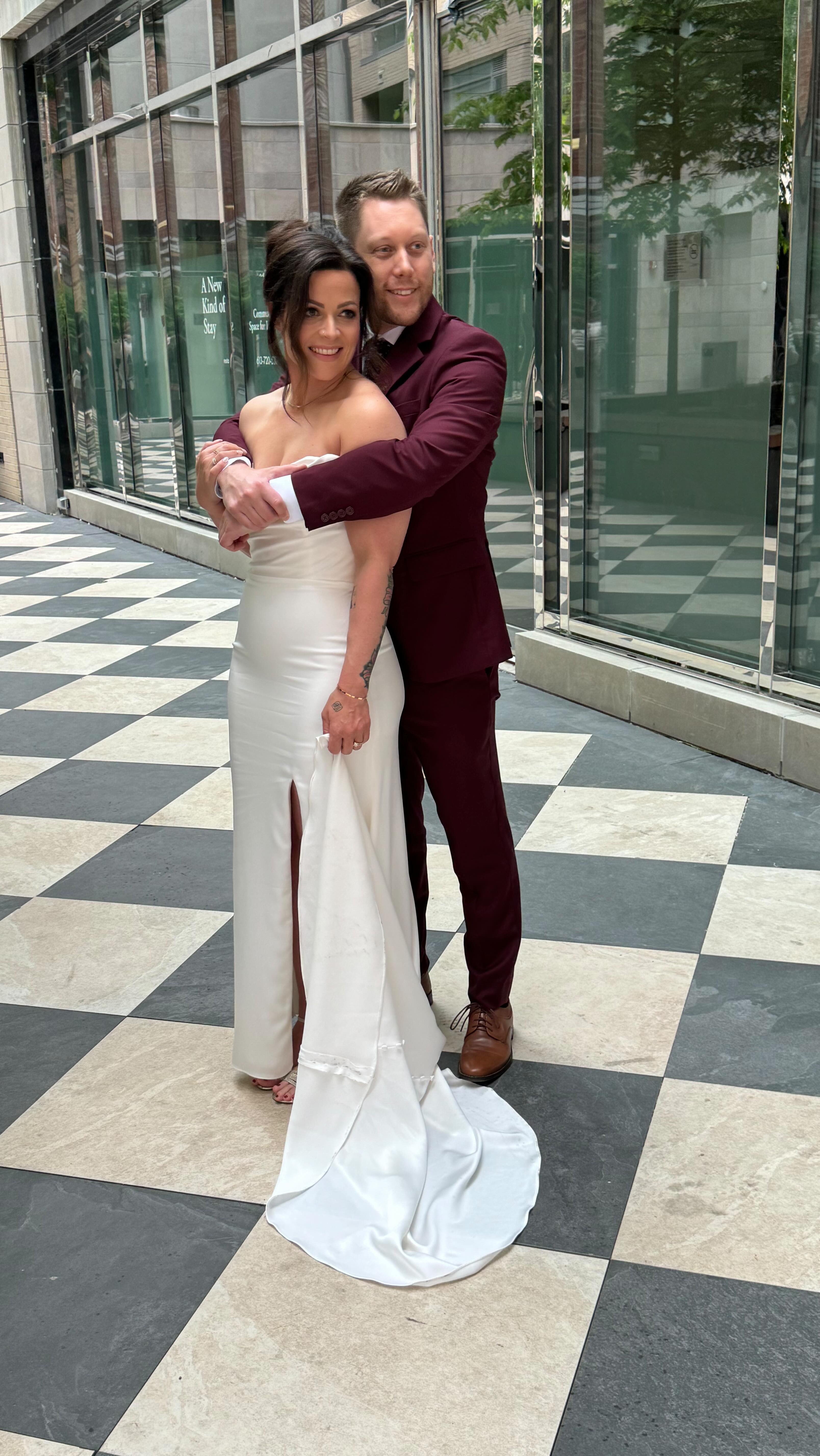 Wedding season is my favorite💍
Thank you sable for trusting with your hair on your special day. You look stunning!
#ottawawedding #ottawabride #ottawabrides#weddingsottawa #ottawaweddinghairstylist #ottawa