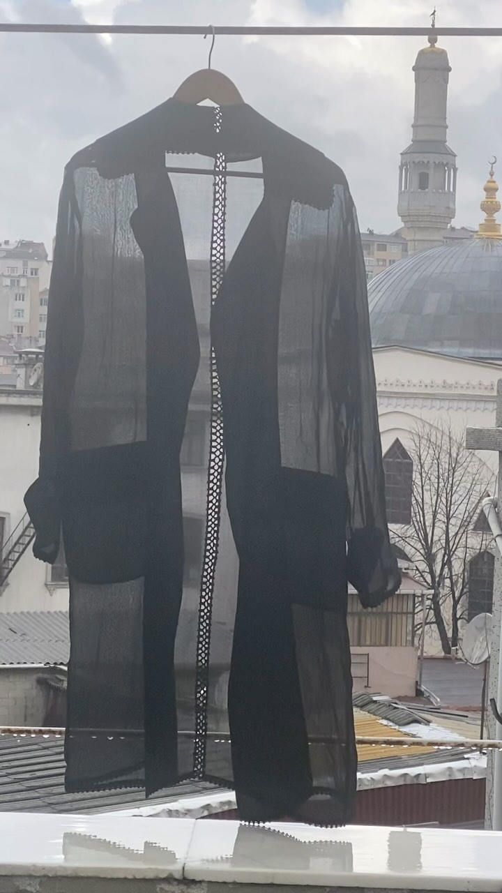 Full transparency to a degree ♠️ You want transparency but can you really handle it‼️
#ZZA#handcrafted#luxury#silk#organza#turkish#needlework NEW ZZA #Philippo202X#resort#collection#HauteCulture crafted by #Mevlüde