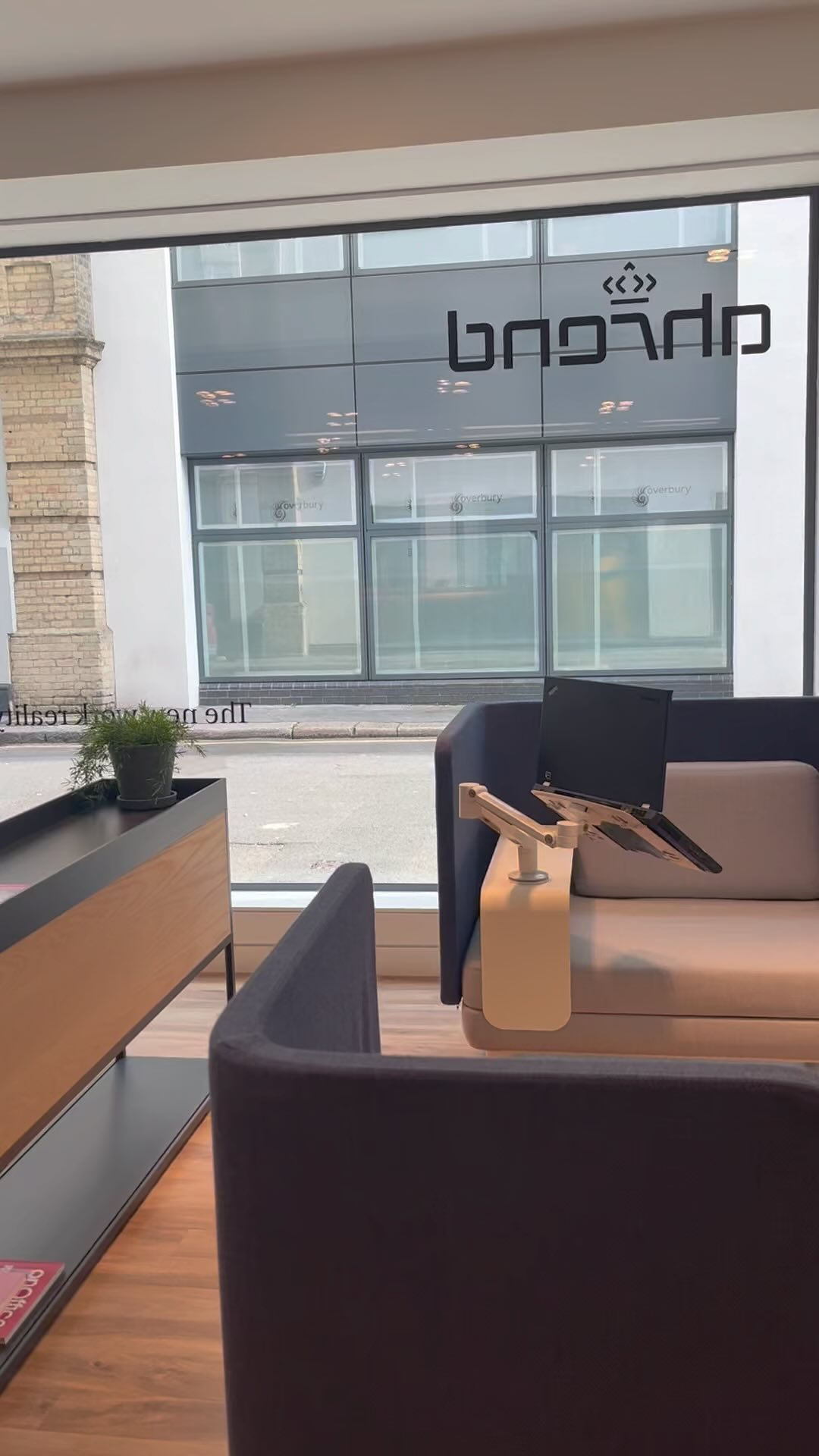 When you pop into a showroom and spot your own merch! #keepup @techouk1998 @ahrend_uk