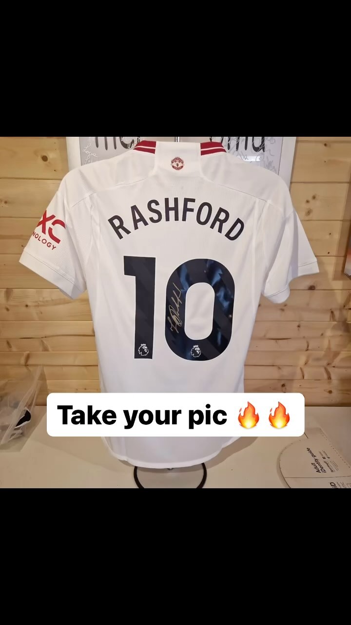 🚨RASHFORD HAS ARRIVED🚨
Many options of rashford here which all come with certificate of authenticity. Please enjoy the real and don’t forget to hit the like button 👍🏼
#rashford #manchesterunited #forsale #signedfootballshirt #football #premierleague
