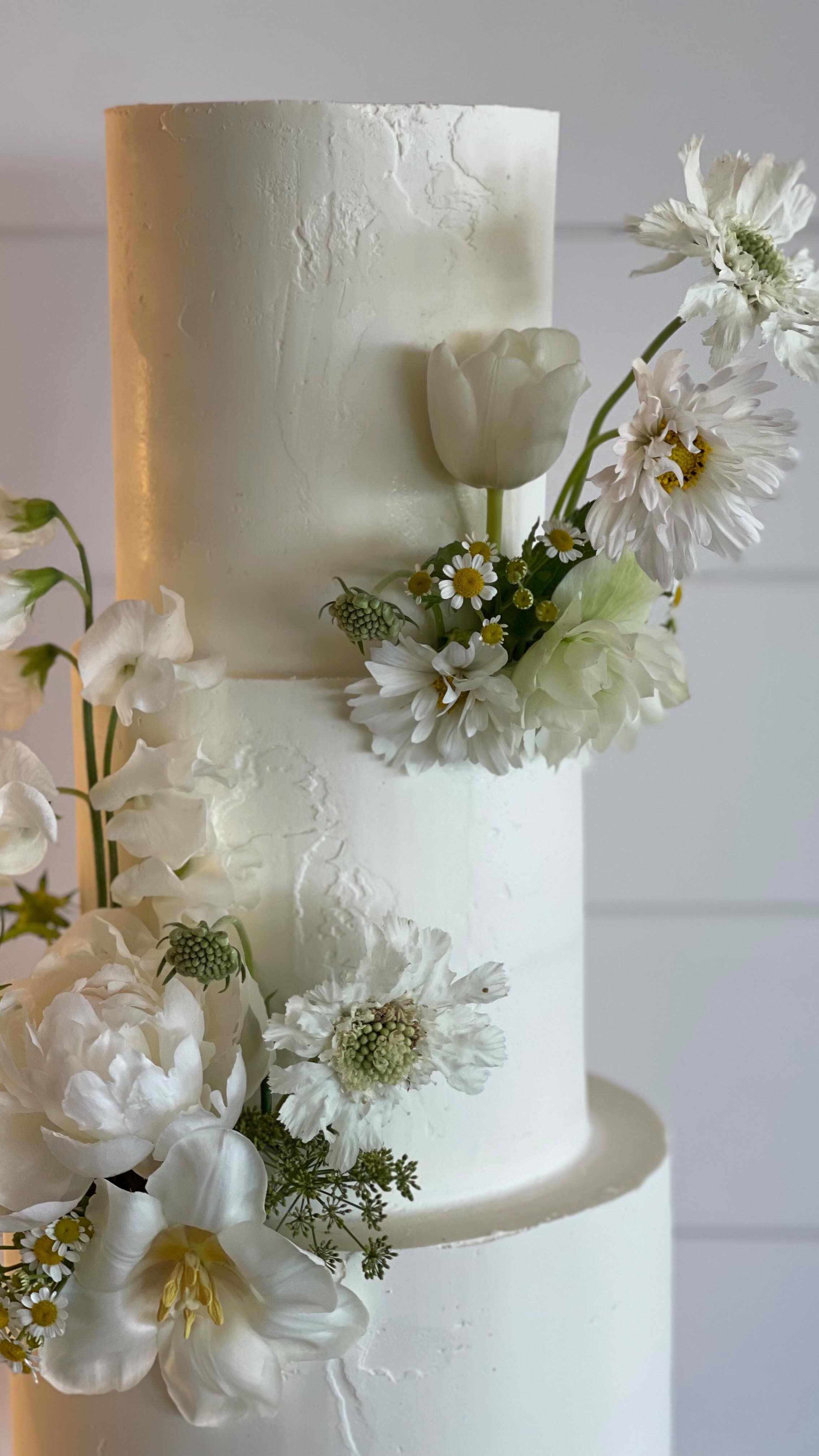 Kaela & Tom
November 2023
@figtreerestaurant
@thefrenchpetal
@byronbayweddings
@theweddingshed
#love #wedding #weddingcake #weddingcakeinspo #byronbaywedding #byronbayweddings #beautiful #freshflowers #fresh