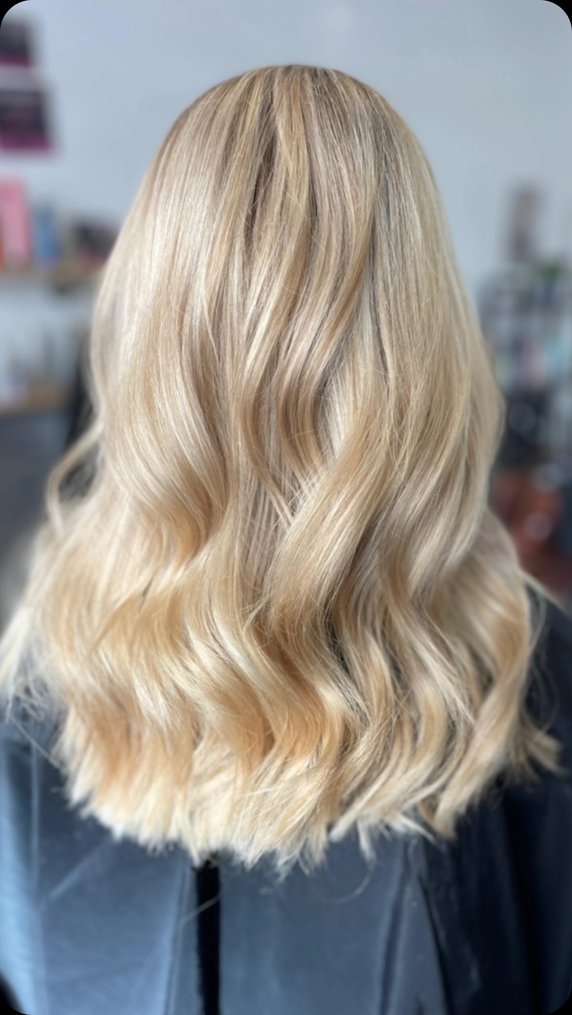 Back to Blonde 💫
& Summer ready ☀️
By @charlieward_hairstylist
#BlondeHighlights #BlondeGoals #BlondeBombshell #BlondeHair #BlondeInspo #BlondeVibes #BlondeLife #BlondeTransformation #bournemouth #dorset #westbourne