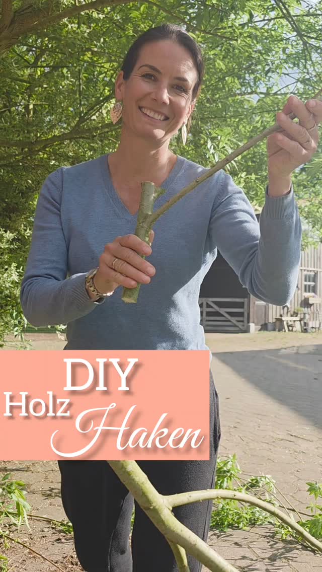 DIY fürs Wochenende - heute wie man ganz einfach aus etwas Astverschnitt eine besondere Hakenleiste baut. Viel Spaß dabei!
#diy #diyprojects #diycrafts #landhaus #farmhouse #upcycle #creative #creativity #garten #garden