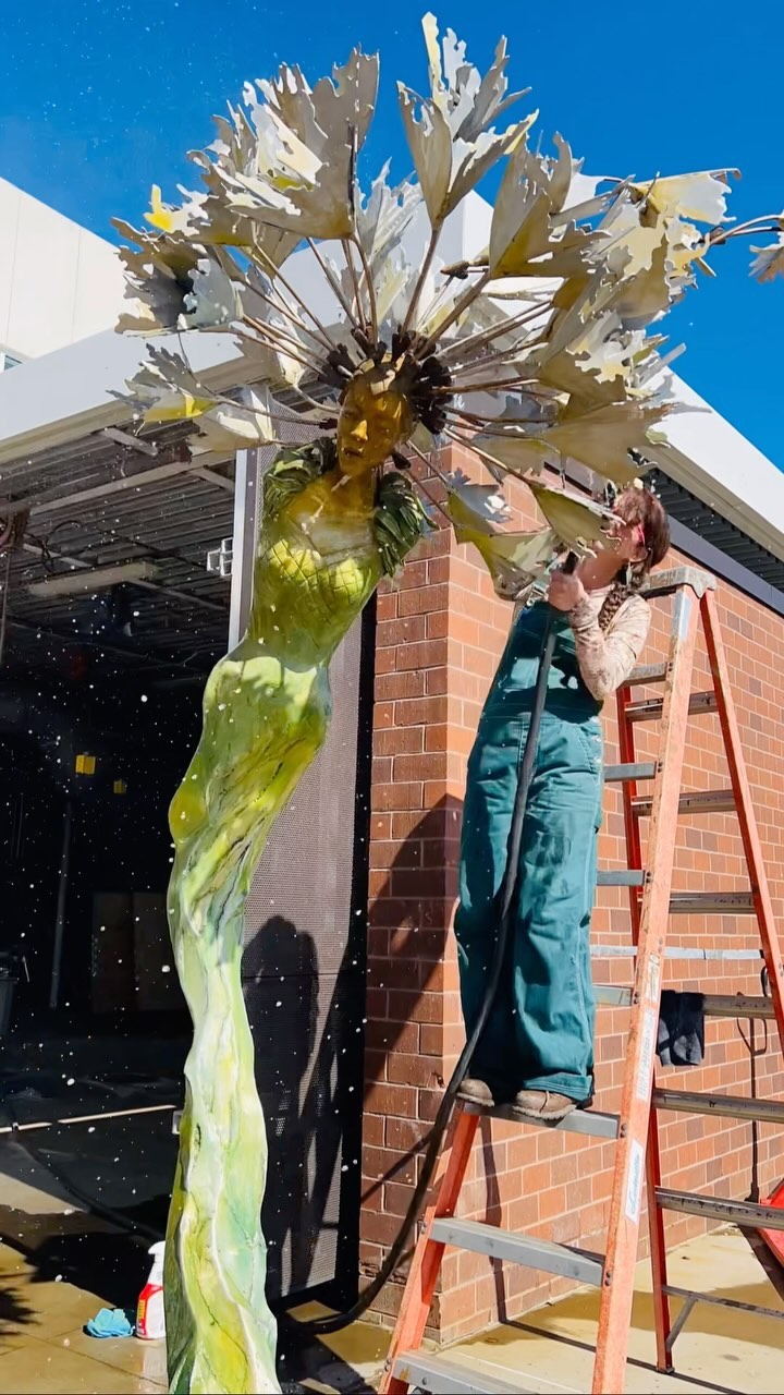 Gotta wash your hair when you’re goin’ out in the town!
She is headed to a new location this fall that I’m excited about. TBA!
#aluminumsculpture #sculpturecleaning #dandelionart