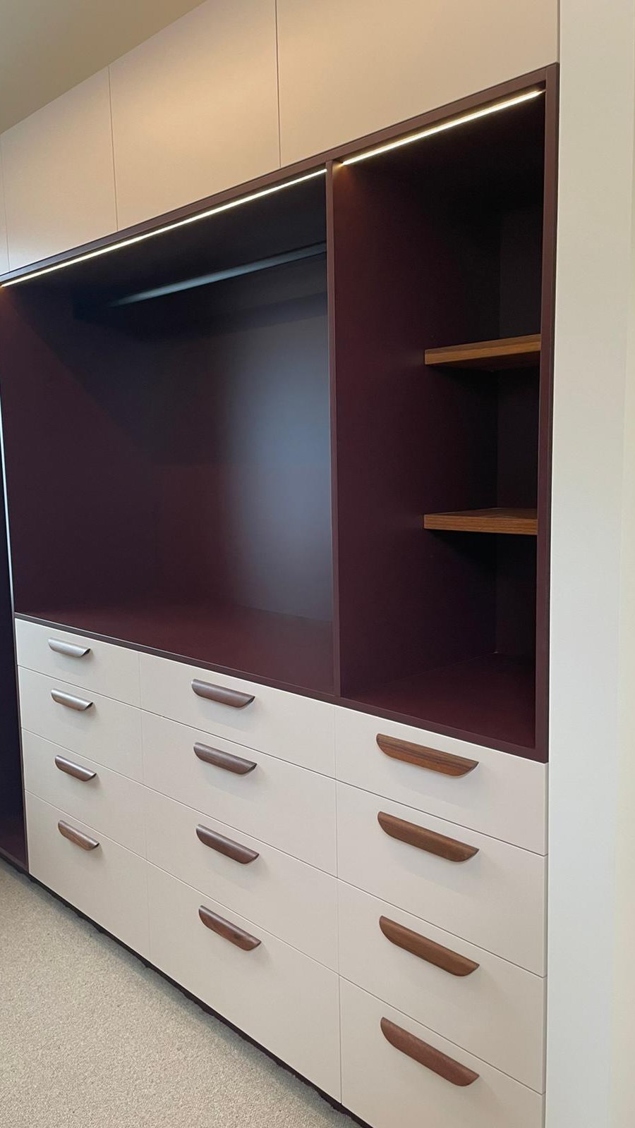 Home office, walk in robe & vanity by @thecabinetmakingco
#smallbathroom #cabinetmaking #cabinetmaker #cabinetofcuriosities #walkinrobe #homeofficedesign #interiördesign #interiordesignloverstour #howwedwell #sydneyhomes #sydneyinteriors #sydneyinteriordesign #sydneymums #sydneyluxuryhomes #sydneyarchitect #sydneyrenovation #homerenovationproject #summerhill #bronte #coogee #sydneycbd