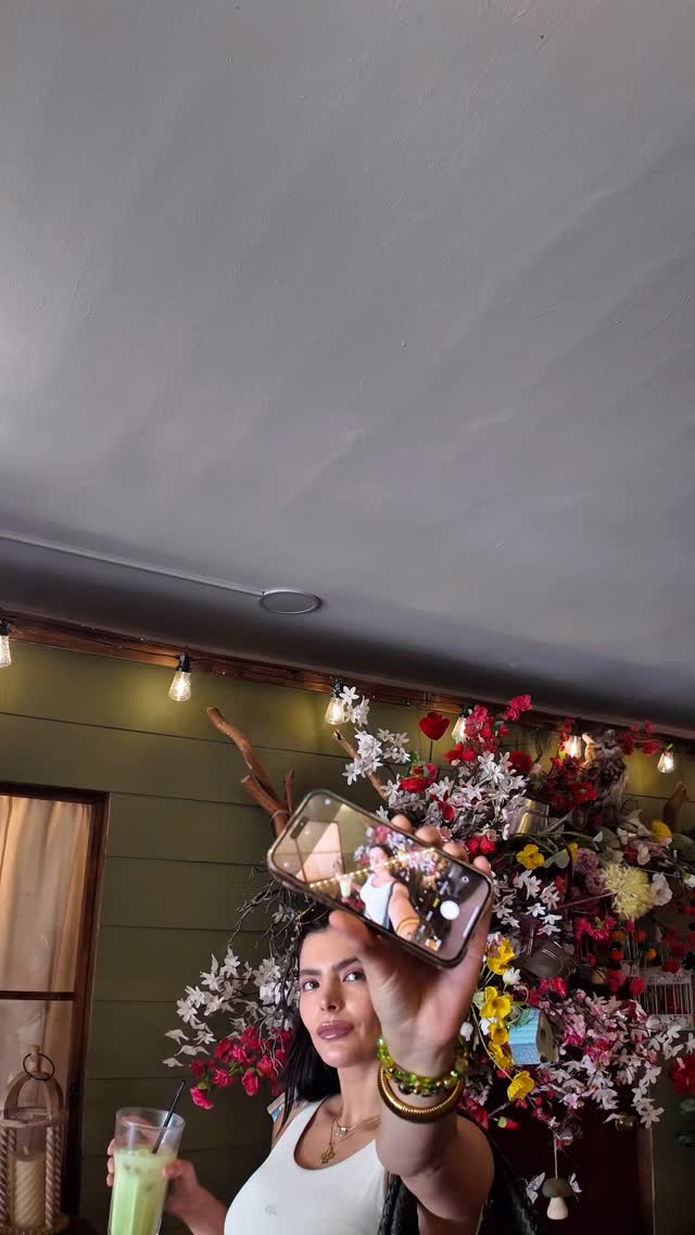 Acostúmbrate a ser feliz y segura ❤️🔥 regálate amor!
outfit casual TOP FREE color blanco 🤍.
#activewear #ropadeportiva #top #fitness #fitnessmotivation #ropamujer #mujerempoderada #mujerdehoy #mujerindependiente #mujerfuerteyvaliente #mujerfuerte #emprendimiento #emprendedora #selcare #selflove #amorpropio