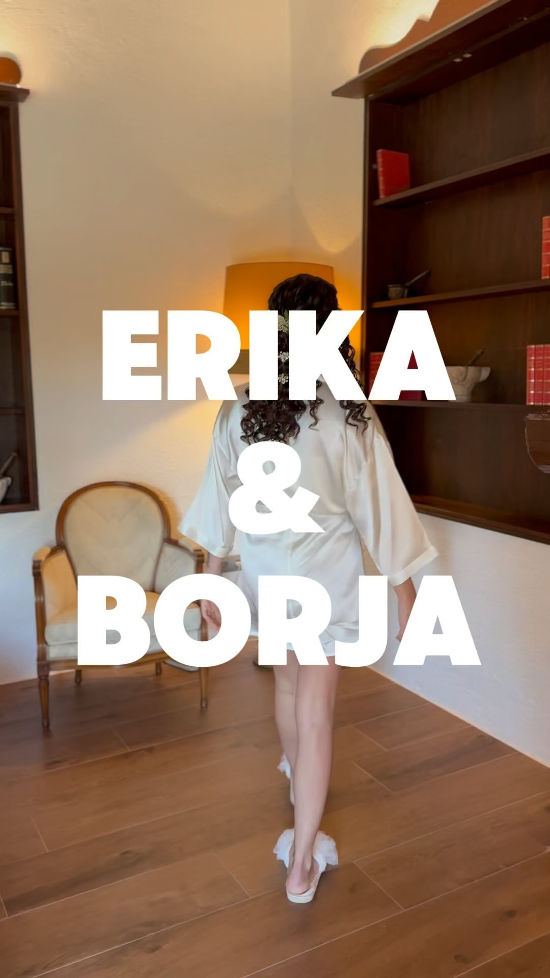 Ayer por fin llegó la boda de Erika y Borja, más de 1 año desde que hablamos la primera vez sentados en aquella terraza, gracias chicos por hacerme partícipe de este día! Sois puro 🤍🫶🏻🫶🏻
Que el gran día saliera perfecto fue todo gracias a:
@maspalaublanes
@carles_maspalau
@lacamaradepepe
@javiduomo
@drumbaosmusic
@andrealalanzaatelier
@tatianabesada.weddingstylist
@bluebell.decofloral
@juanfrapalos_fotografia
@cateringlemporda
#bodas2024 #videobodas #videografo #videografobodas