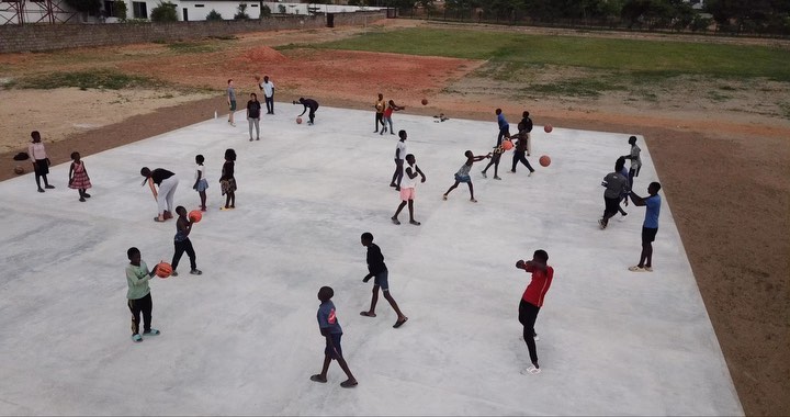 Met a few bumps along the way, but…
we’ve got a firm foundation! 😉
Looking forward to continuing the progress in Zambia with our partners at @poeticeintl.
In the meantime, this group is working on their no-look passes!
PlayBOLDxPoetice