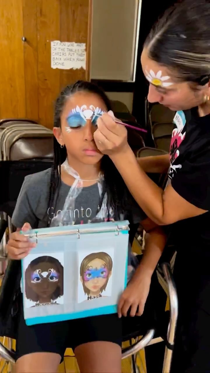 Amazing camp arts & crafts day at @stelizabethcatholicacademy!
We had a carnival style event with different crafty stations including our specialties of tie dying, slime making, face painting and candy kabob making! 🍭
Big thanks to the Splash Lab Crew for all the hard work 💖
#splashlab #tiedye #candykabob #slimemaking #diy #camp #slime #njevents #mobileservice #diyslime #camp