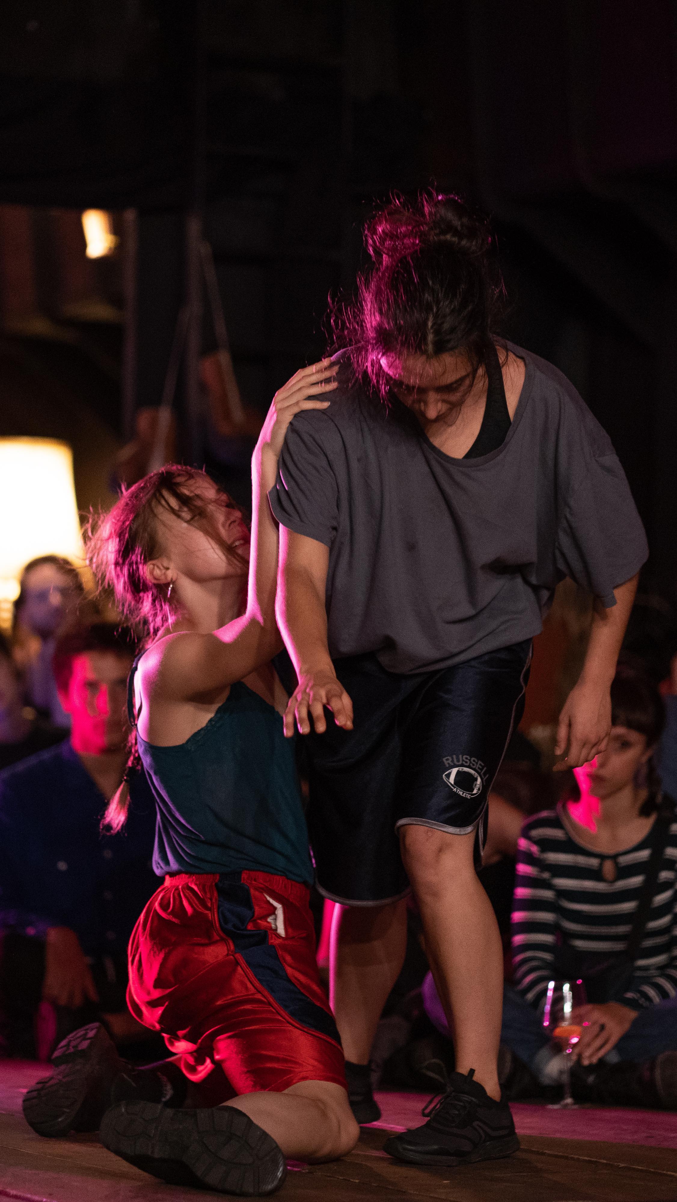 @chaosemblematic performance I filmed with @agostinacerdan last November: “Fascia” by @hannahsstein & @ceciliabartolino with live music by @w0lfgray & @measure.music