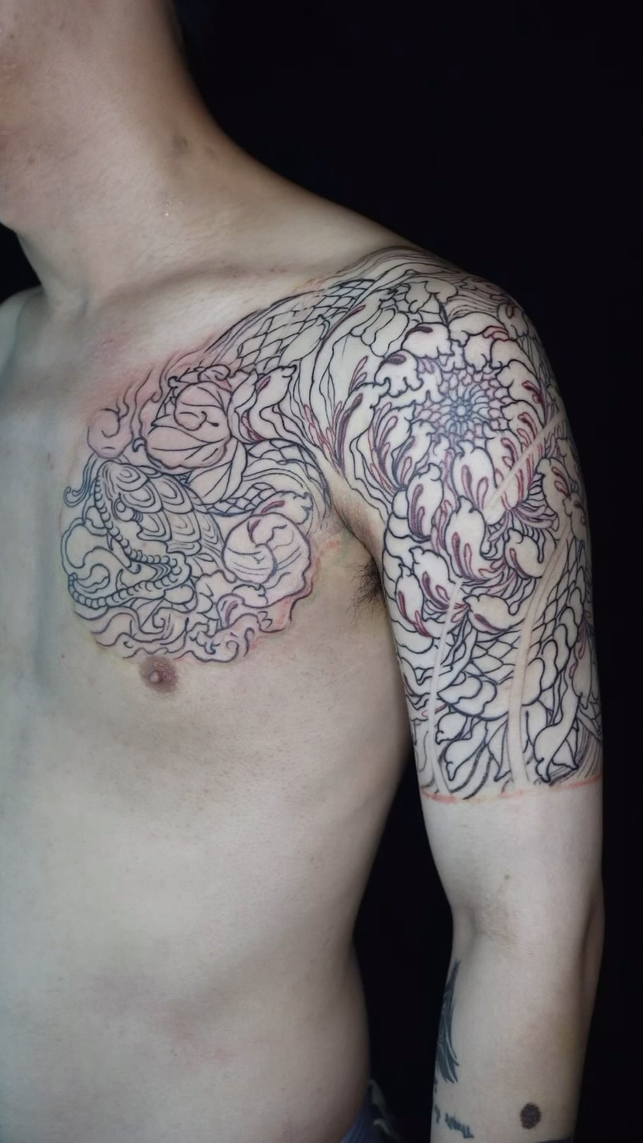 Chest half sleeve 🐍 & Chrysanthemum 🙏🏼
Thanks for Watching 😊
.
Booking available for May
📍Vancouver
Please check the Info. In my Highlights and make a reservation.
.
#japanesetattoo #irezumitattoo #vancouverjapanesetattoo #vancouverirezumi #vancouvertattoo #gastowntattoo #burnabytattooartist #chesttattoosformen
