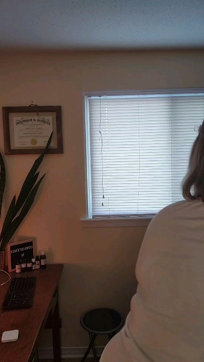 (Who doesn't love a typo...a client*)
When someone falls asleep 😴 on my massage table it is one of the BIGGEST compliments I can get.
Falling asleep on the massage table shows that you are fully relaxed, you feel safe, calm, and secure. These are all things that I strive for in my treatment room.
I'm a massage therapist who works a lot with people with trauma, anxiety, chronic stress, and burnout. When one of those people finds me and my space comforting, calming, and safe enough to just let go and sleep. There's nothing better. 💤
And yet, it's probably the thing people apologize for most. There's no need, just know I'm trying to not wake you up with my sheer happiness.
#massagetherapy #selfcare #stressrelief #tensionrelease #mindbodyconnection #traumainformed #traumainformedcare #greenbeltmassage #sleep