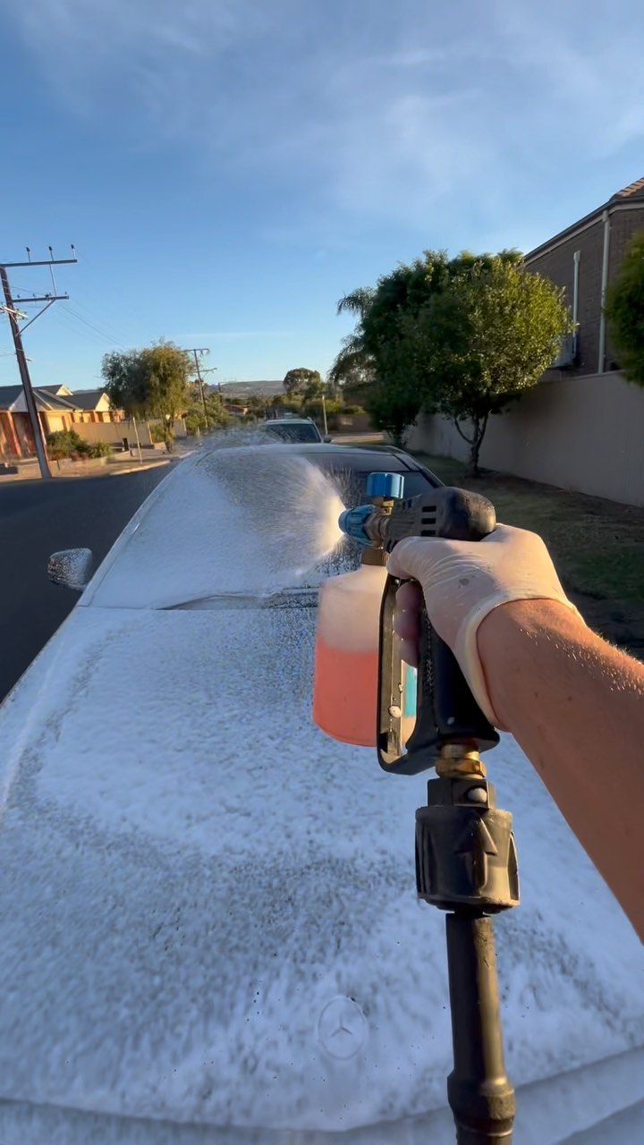 Mercedes looking sparkling clean ✨
#cardetailing
#trending
#carwash
#carcleaning
#cardetail
#carderailersofinstagram
#autodetailing
#asmrcleaning
#snowfoam