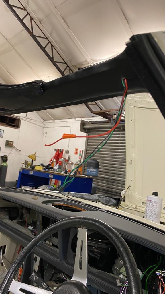 The Stag starts to come alive after 3 years #triumphstag #triumphcars #electricclassiccars