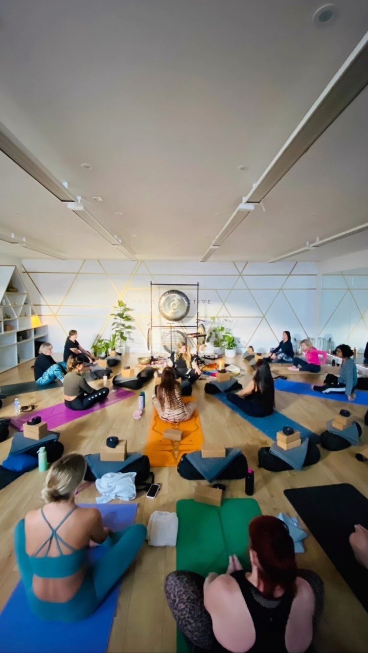 ∆ Ostara Yin & Sound Ritual ∆
with Charlie Merton
.
All set & ready to go 🧘🏼♀️
.
Thank you @simplyroasted_ & @wearerawliving for the extra samples they’ve again been gratefully received today as well as last week 🙏🏼
.
.
.
#yin #yinyoga #yinandsound #soundscape #soundhealing #soundmeditation #meditation #winddown #selflove #timeout #timeforyourself #timeforyou #sunday #sundayvibes #slowdown #selfcaresunday #healing #angelcards #springequinox #crystals