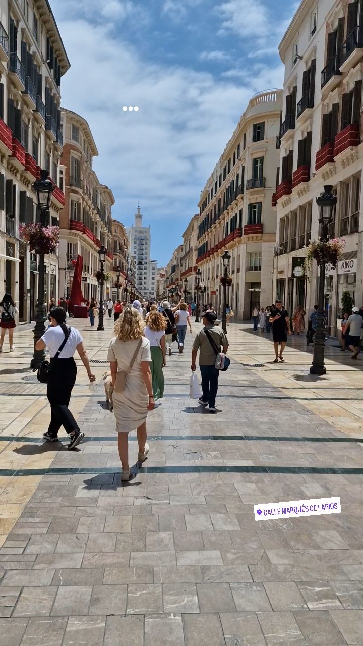 🔝 Calle Marqués de Larios ⭐️
.
.
#lovingmalaga #malaga #malagalife #malagaturismo #malagaspain #málaga #malagatoday #andalucia #ckmalagalife #ok_malaga #spain #estaes_malaga #visitspain #visitmalaga #costadelsol #photosofmalaga