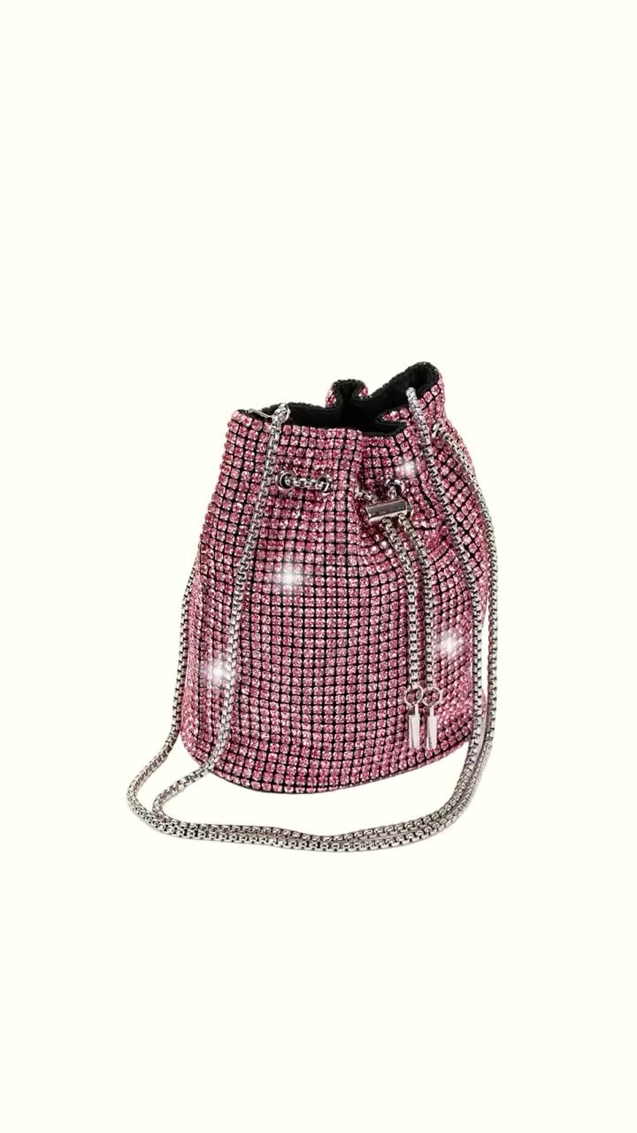 ✨ Elevate your evening with this new bag from our latest Campo Marzio collection! Embellished with stunning crystals, this statement piece perfectly complements any elegant outfit. Shine bright and make unforgettable moments wherever you go. ✨💖🎆
#CampoMarzio #EveningElegance #SparkleBag #LuxuryFashion #StyleStatement