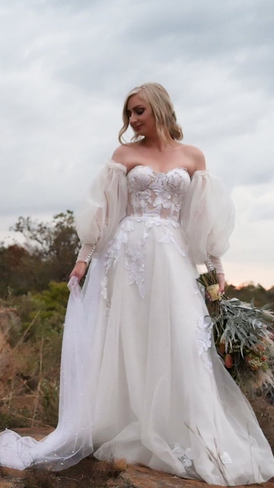 Sound on! Just take a listen to the beautiful words from the groom to the bride. We love capturing these beautiful love stories that are so authentic and raw.
Omri & Ashley