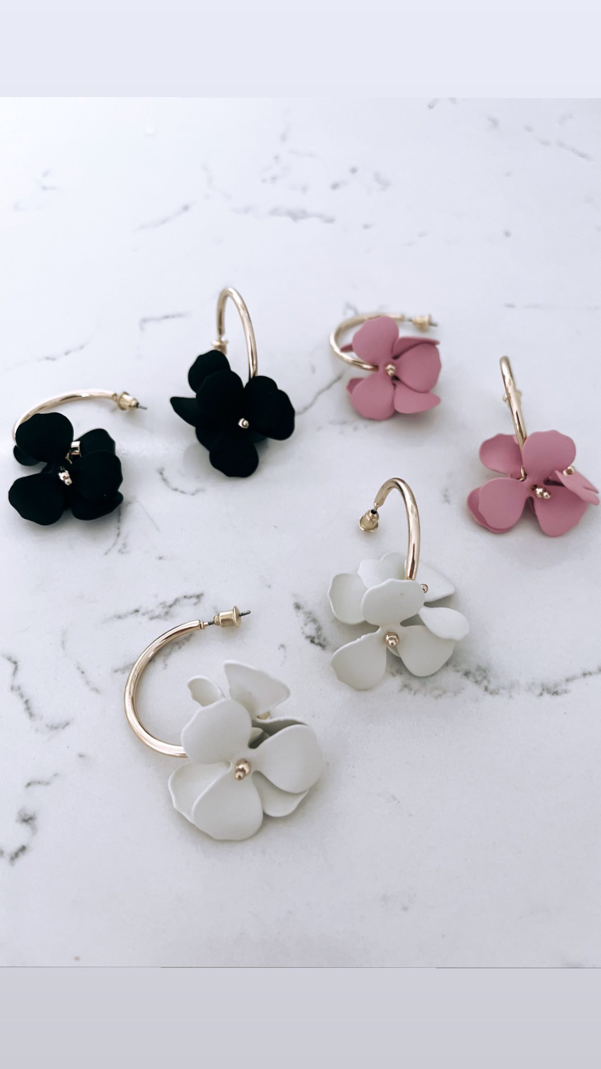 These gorgeous, floral, statement earrings are a must-have. R199 per pair ๐ธ๐บ
DM us to place your orders, available while stocks last ๐ค๐ค๐