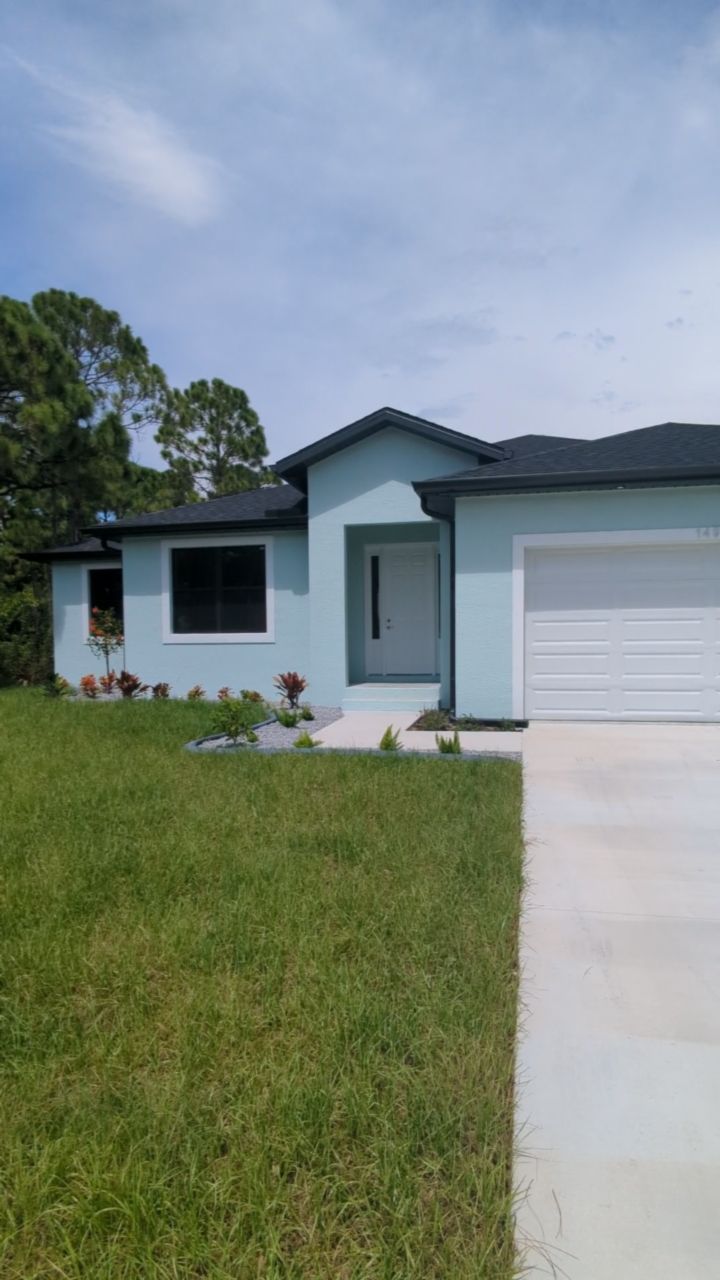 Wrapped up this beautiful custom "April" in South Gulf Cove!
*2337 Total SQFT
*Zero Corner Radius Slider
*Open Floor Plan
*3 Bedrooms/2 Bathrooms
*Wood Look Tile Throughout
*Granite Countertops
#qualityhomesofpc #qualitybuilt #customhome #cuatomhomebuilder #swflhomebuilder #reels #instareels