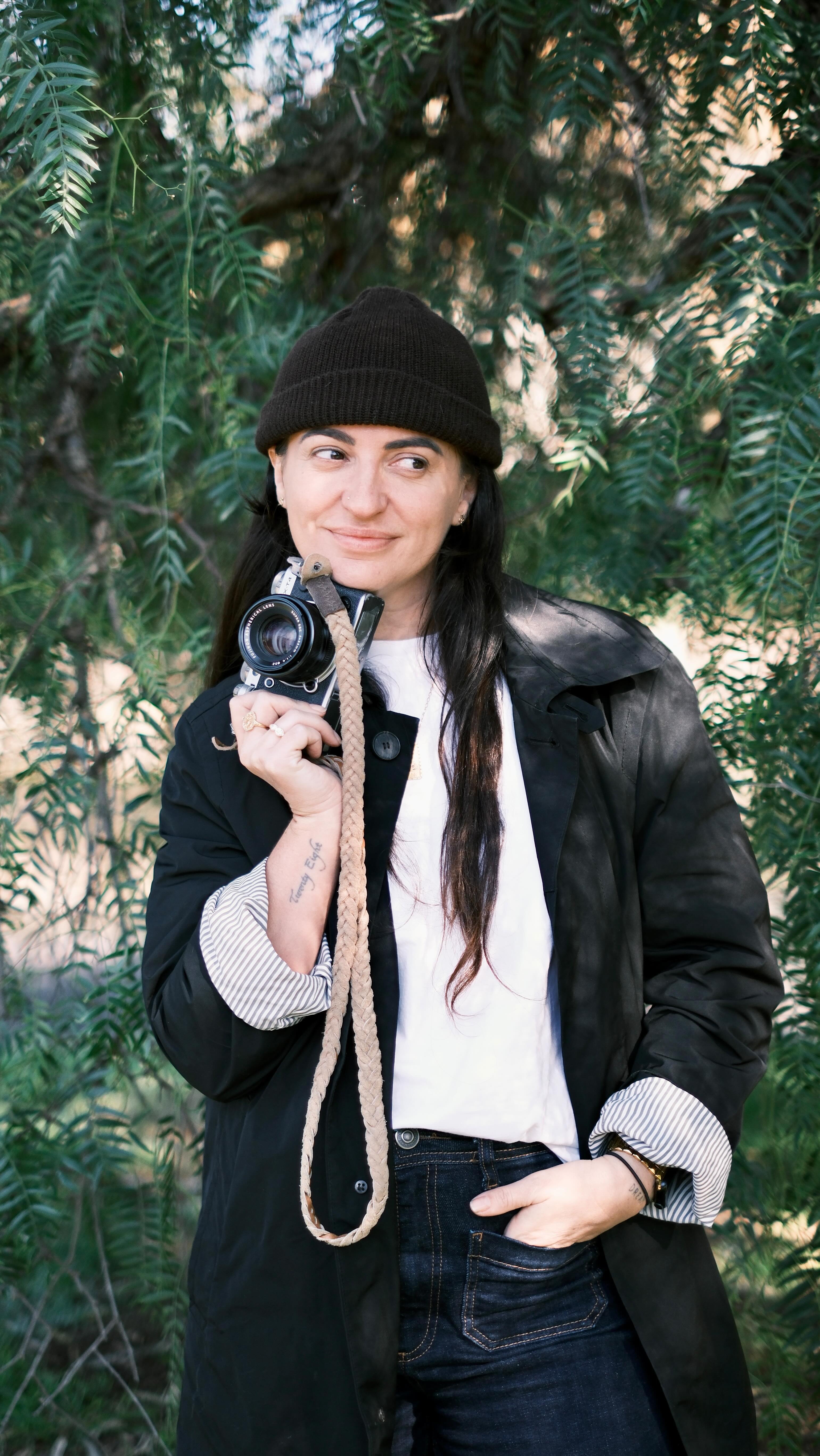 Are you a business owner in need of standout images for your online presence? 📸✨
Let’s create visuals that truly represent your brand and attract more clients leading to more sales/money 💸
#businessowner #personalbranding #headshots #studiomelbourne #melboufnephotographer