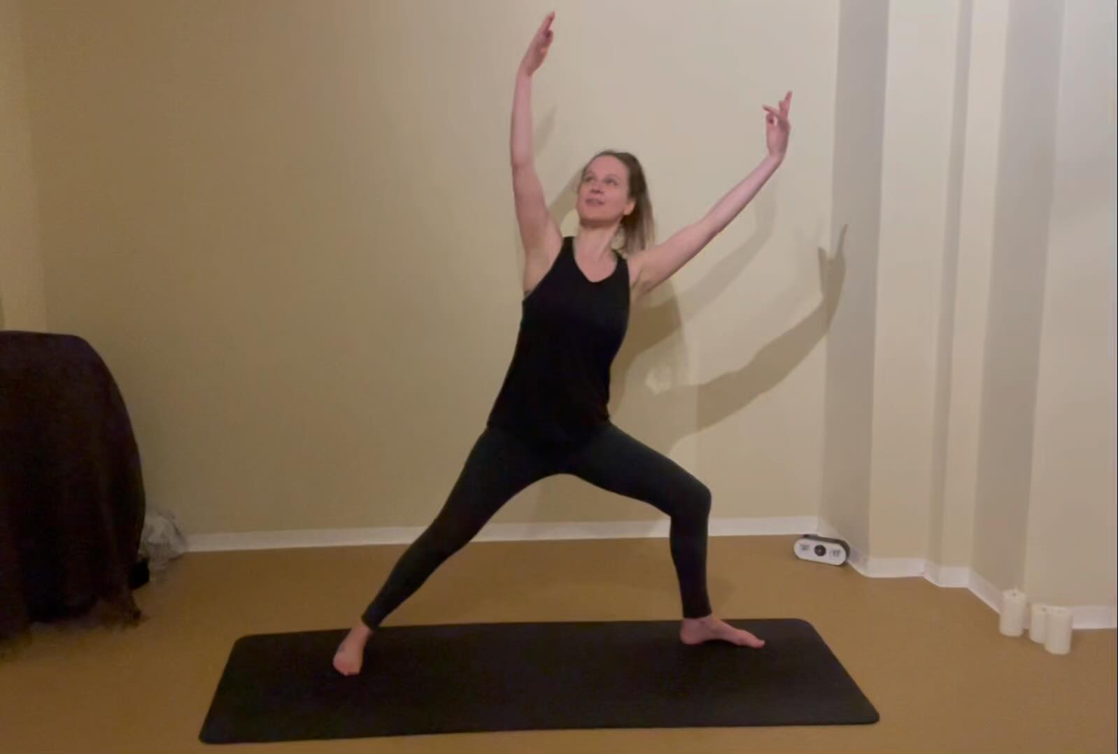 Nieuw kwartaal, nieuwe #bodybalance release. Deze les is bewegen en houdingen langer vasthouden. Het is kracht, stretches, balans, twist en ontspanning. Oftewel veel afwisseling in 55 minuten 🙏
En het gaat niet om perfectie. Het gaat om hoe het voelt.
#bodybalance103 #yoga #pilates #taichi #yogaflow #lesmills