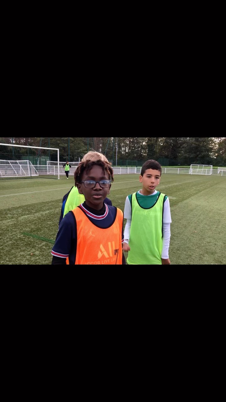 Réactions de nos jeunes stagiaires qui s’entraînent aux interviews 😂💪🏽🥰 #stagefoot #samodjisport