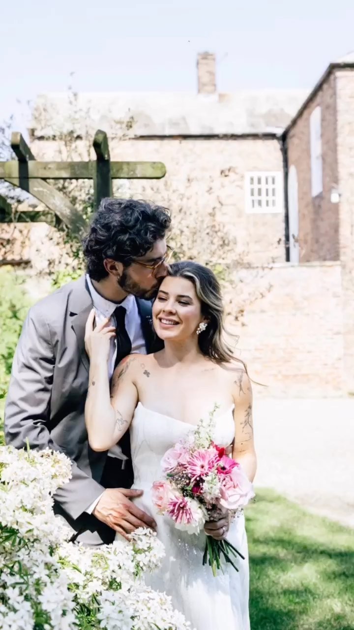 Summer wedding inspo at @lodgefarmweddings thank you so much to wonderful suppliers : 🤩
@wonderlandblooms_
@photobombworkshops
@thebridalaffair
@littlepearlbridal
@beatieevents
@blonde_and_wise
@sheafstationery
@lovelightstw
@djmguk
@wheretheribbonends
@thebobbypinuk
@rjhair_ilkley
@couple.of.scotts
@s_le_brocq
@emilybelcherx
@charlotte.blackk
@j.ayne1
#farmwedding #blissfullweddings #barnweddings #weddings2024 #wiltshireweddingphotographer #wiltshireweddingvenue #gettingmarried #wilthireweddings #ukwedding #farmweddings #realweddings #bridetobe #hampshireweddingphotographer #dorsetweddingphotographer #surreyweddingphotographer #lakeviewwedding #springwedding #newlyenaged #destinationweddingphotography #ukwedding #weddingideas #dreamwedding #dogofinstagram #countryweddingideas #countryweddingvenue #hampshireweddingsuppliers #countrywedding #stylishwedding