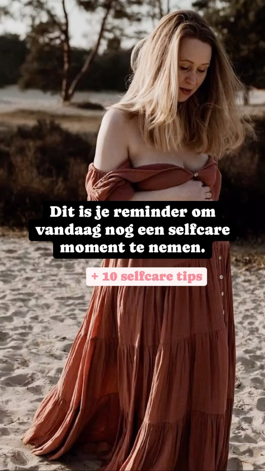 Meer tips? 👇🏼
Selfcare tijdens je zwangerschap is iets wat zo veel vrouwen lastig vinden (ik ook!) maar ook zo fijn is als we er wel de tijd voor nemen.
🤰Het kan echt een uitdaging zijn om in de waan van de dag tijd voor te nemen voor selfcare. Er is zo veel wat onze aandacht opeist in een zwangerschap. Je werk, het huishouden, andere kinderen etc.
Toch is selfcare tijdens je zwangerschap echt een belangrijk onderdeel om je te kunnen ontspannen. En ontspanning is van vitaal belang voor een gezonde zwangerschap. Nog een paar ideeën om nu te gaan doen of heel snel in te plannen:
🌸 Neem een warm bad met magnesium
🌸 Doe een (online) zwangerschapsyoga sessie (tip: yoga nidra)
🌸 Kook met aandacht een voedzame maaltijd waar je al een hele tijd zin in hebt
🌸 Doe een dutje of ga lekker vroeg naar bed
🌸 Luister naar een fijne visualisatie
🌸 Bak je favoriete cake of taart
🌼 Bonustip: verschoon je bed en ga lekker vroeg naar bed met een fantastisch boek
Wat is of was jouw favoriete manier van selfcare tijdens je zwangerschap? ⤵️
Ik ben heel veel in bad geweest tijdens m’n zwangerschap. Gemiddeld zo’n 2 a 3 keer per week zelfs, want het hielp zo met mijn lage rugpijn. 🙌🏻
📸 @biancavanderaalstfotografie
#selfcare #zwangerschap #ontspannenbevallen #ontspannenzwanger