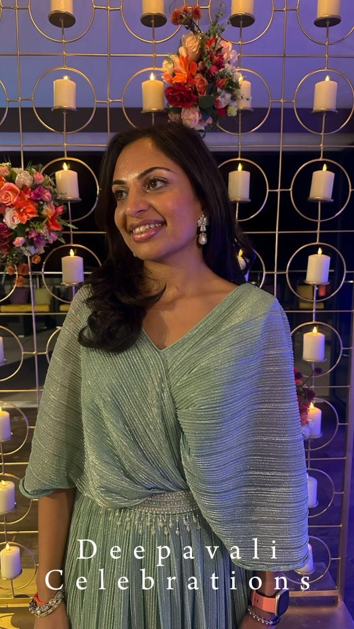 Wishing all those celebrating a wonderful Deepavali and Bandi Chhor Divas 🪔 these are some highlights from my Diwali week, in between getting out all the orders 😂 the limited sleep was worth it and the best moments are always being with family eating and laughing together. As a single person I also have my own traditions that I like to keep up, however you celebrated I hope you enjoyed the days, had a moment to reflect and be grateful and ate till you couldn’t move 🎉 sending lots of love and light your way this festive season 🥰 Puzzle Masi xx
#londondiwali #festivaloflights #diwalihighlights #diwali2024 #diwalivibes #londondesi #gujaratinewyear #diwalispecial #desiowneduk #diwalirangoli #dhanteraspuja #festiveseason