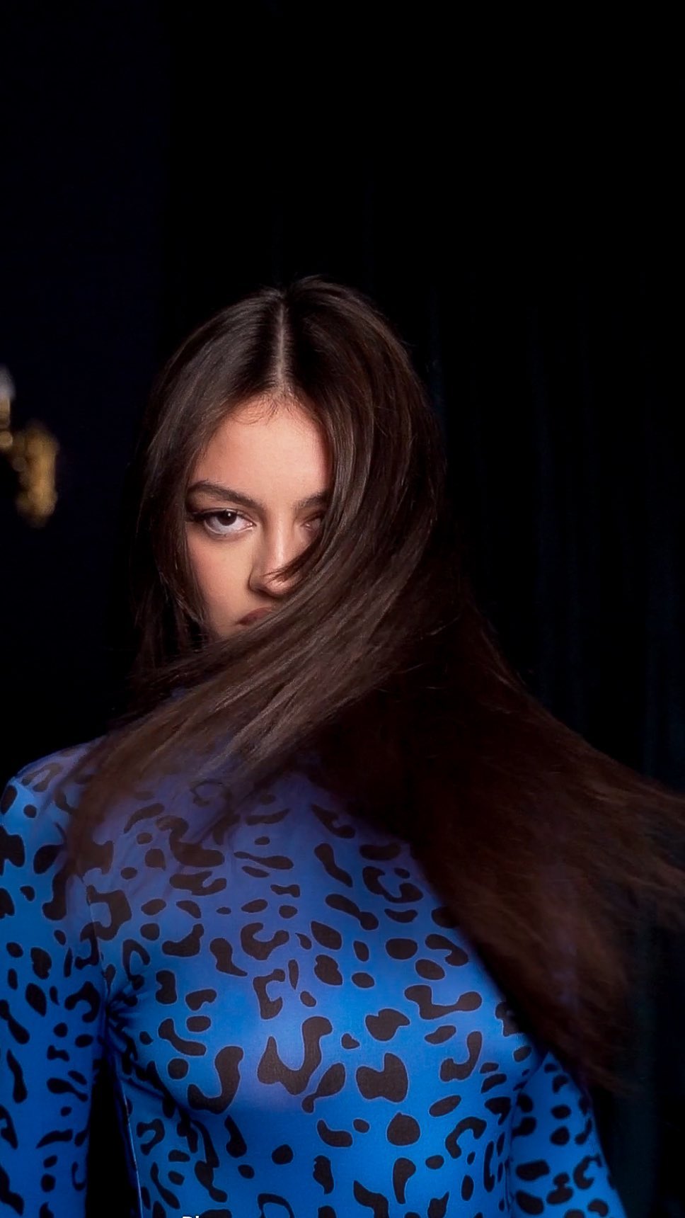 With @galatearommelaere creating some Wild. visuals at @hpluspro the most creative experts in the industry.
Hairs by the wonderful @zeynebusul • Founder of @hpluspro
Let these visuals take you to outer space. Enjoy!
#hairexpert #influencer #hairstyles #hairexpertsalon #hpluspro