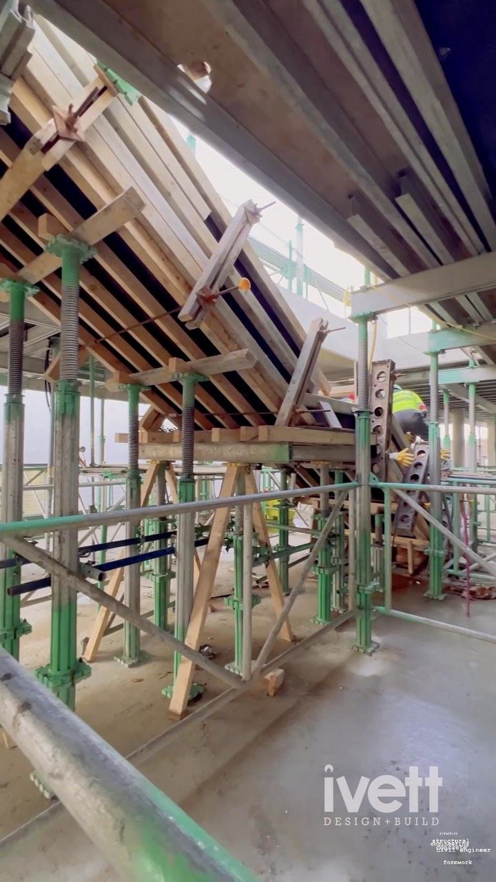 Pouring the Floating Stairs! It was a shame to take down the forms! 🥰
.
#structure #architecture #construction #concrete #structuralengineering #civilengineer #photooftheday #formwork #building #architecture #engineering #scaffold #steel #shuttering #concretelife #formworksystems #concreteconstruction #rebar #builder #peri #steelfixing #formscaff #concreteformwork