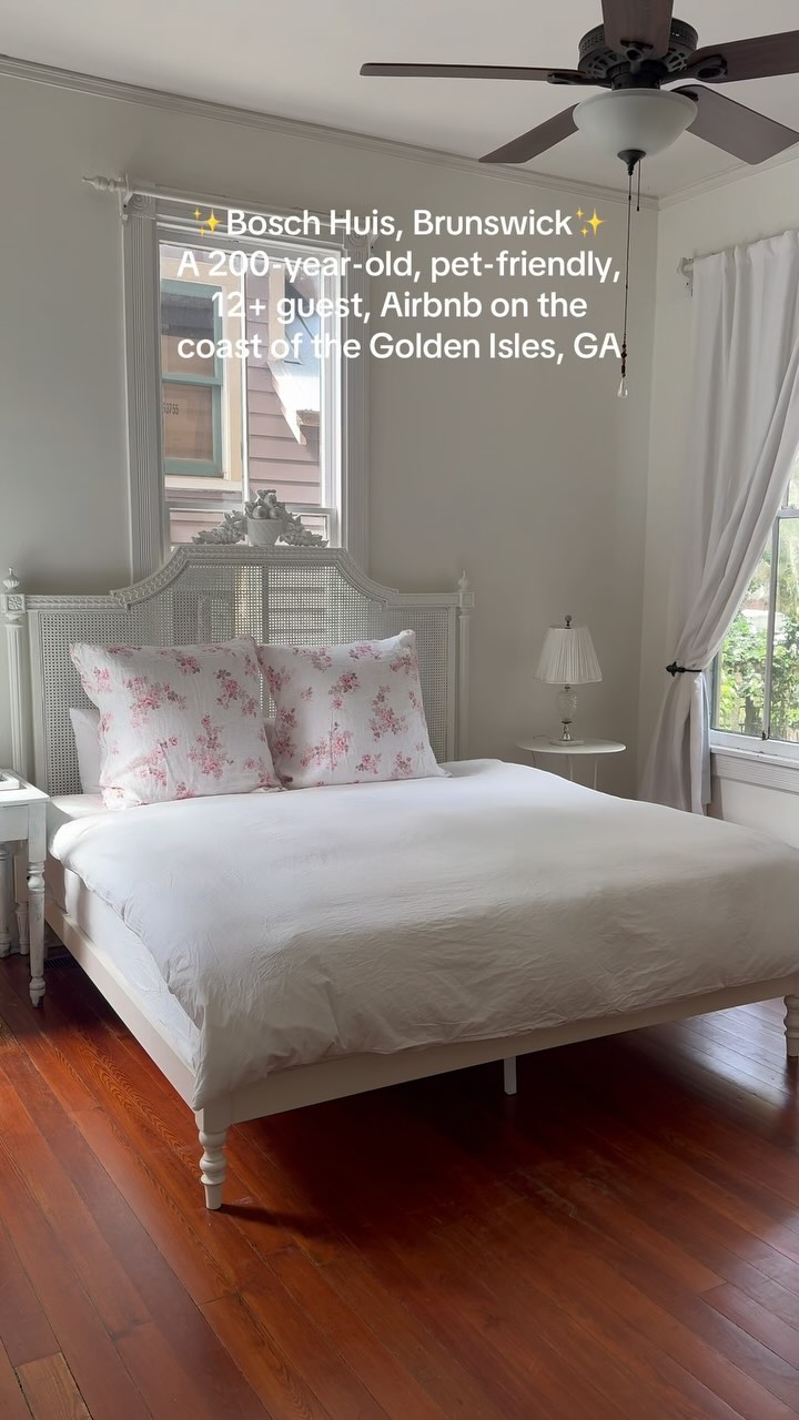 Bosch Huis, Brunswick is an antique, pet-friendly, 12+ guest Airbnb on the coast of of the Golden Isles, GA! ✨
#airbnb #brunswickga #goldenisles #bestairbnb