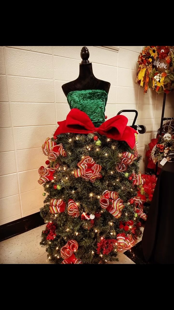 Thank you @sprayberrycraftshow for another amazing year.
#whiffcandlecompany #whiffcandleco #soycandles #sprayberrycraftshow2023 #candleaddict #smallbatch #handpoured #shopsmall #shoplocal #homedecor #candlelight #smallbusiness #homedesign #homesweethome #stockingstuffers