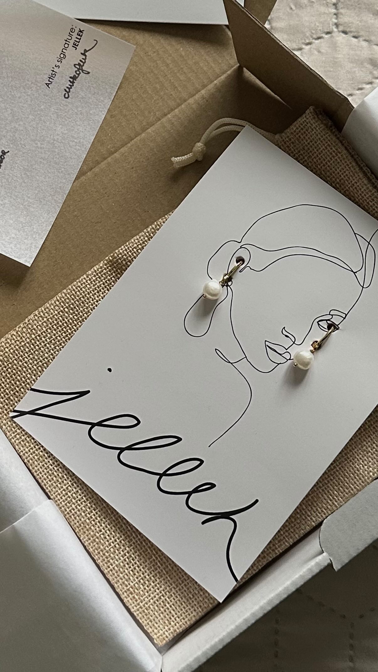 long time no 'pack an order with me' 🤍