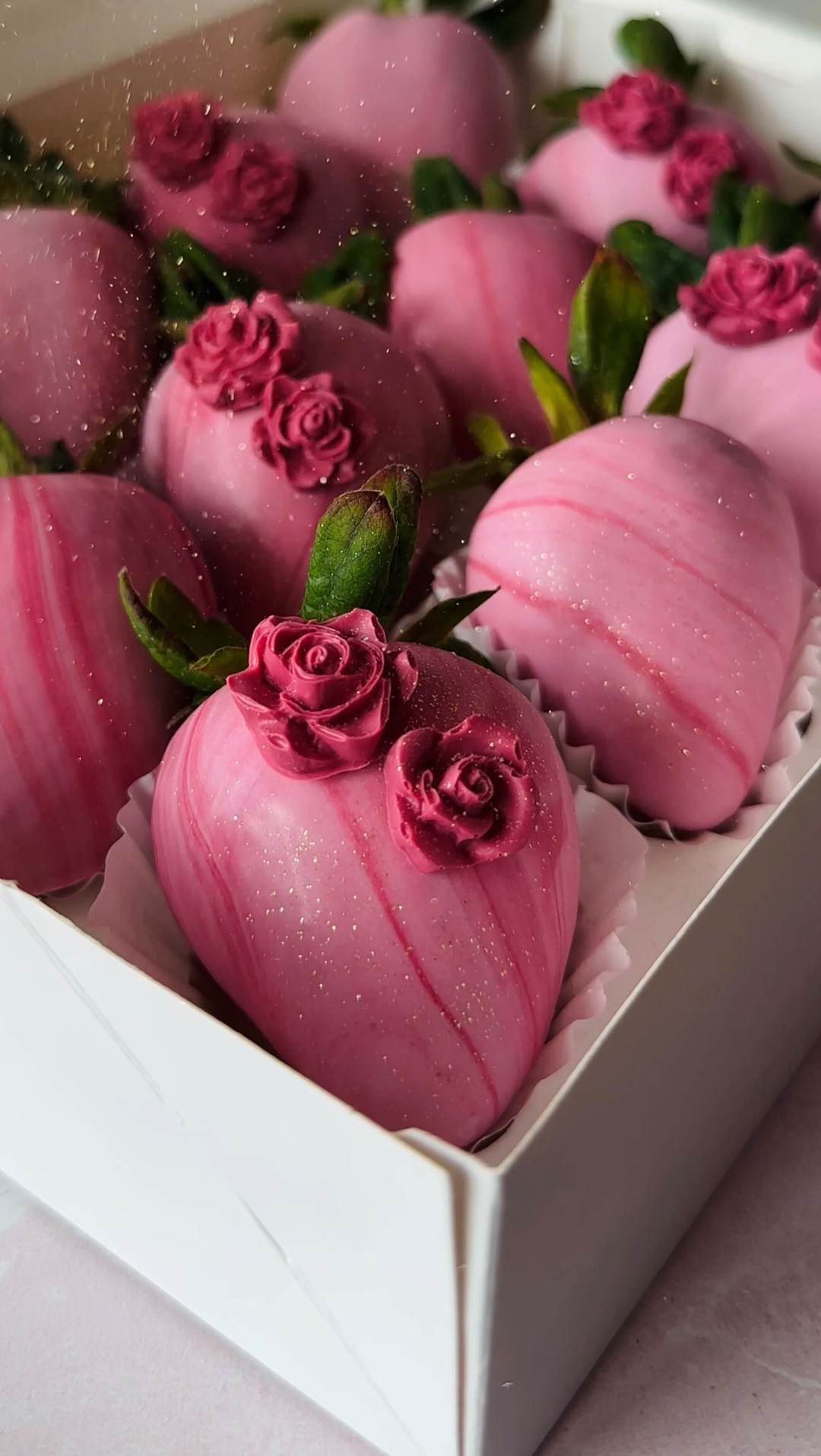 Happy Valentine’s Day! 💖 We are so grateful for your love and support. Use code ‘SHINEVIP’ for extra savings at www.shinedessertglitter.com. 💫
#ValentinesDay #EdibleGlitter #ShineDessertGlitter #Glitter #Love #Shine #Sparkle #ChocolateCoveredStrawberries #LoveSeason