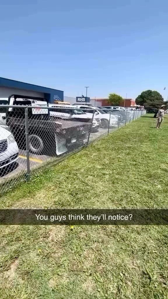 Hellcat Power Unleashed: We’re talking about a supercharged 6.2L HEMI V8 engine, rumored to be pushing over 700 horsepower! 🤯 0-60 mph in the blink of an eye? You bet.
* Menacing Design: The Trackhawk’s got a new look that screams performance. Wider stance, aggressive front fascia, massive wheels – this thing means business.
* Luxury Meets Muscle: Inside, you’ll find premium materials, cutting-edge tech, and all the comfort you’d expect from a Grand Cherokee, but with a sporty twist.
* Track-Ready Performance: This SUV isn’t just about straight-line speed. Expect upgraded suspension, brakes, and handling to conquer any road or track.
* Off-Road Domination: It’s still a Jeep, after all! The Trackhawk retains its legendary off-road capability, so you can conquer any terrain.
Don’t miss out on this epic review! Hit that subscribe button and the notification bell so you don’t miss any of our upcoming videos.
What do you think of the new Trackhawk? Let us know in the comments below! 👇