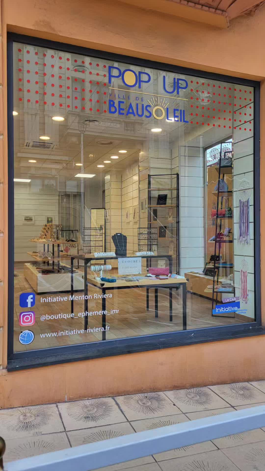 ✨ Nouveautés chez @popup_beausoleil ✨
Jusqu'au 30 septembre, venez explorer nos créations en pierres naturelles de qualité, sublimées par des touches délicates en acier inoxydable. 💎
Découvrez également nos lingettes démaquillantes éco-responsables, certifiées en textile durable, ainsi que d'autres articles uniques à ne pas manquer !
🎨 Une artiste talentueuse, Ana, expose ses magnifiques tableaux – un vrai coup de cœur !
On vous attend avec impatience !
#CréationsArtisanales #PierresNaturelles #BijouxÉthiques #AcierInoxydable #ÉcoResponsable
#ArtLocal
#Popup_Beausoleil
#Beausoleil