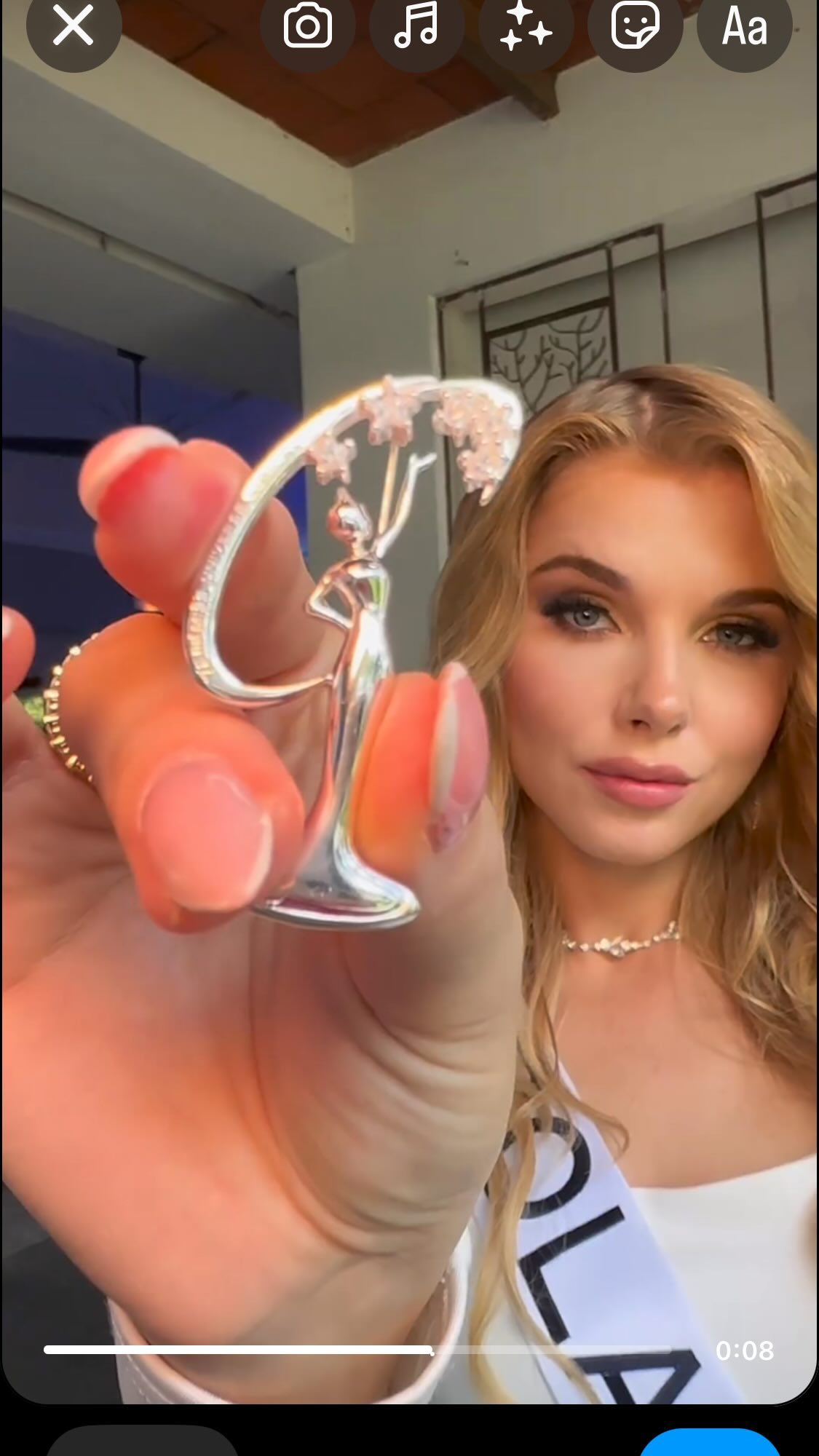 Hi lovelies! We’re so excited to announce that @missuniverse has teamed up with us again this year to create their completely bespoke sash pins for the 90 delegates! This year's pins come in two versions and are available for fans to purchase for the first time AT THE SHOWS only. They will be sold exclusively on November 15th (preliminary competition), 16th (national costume show), and 18th (finals) at the Jose Adolfo Pineda National Gym, El Salvador.
Available in super limited quantities (note - will not be restocked). Move fast. These won’t be around for long. 🙋🏻♀️✨#72ndMissUniverse