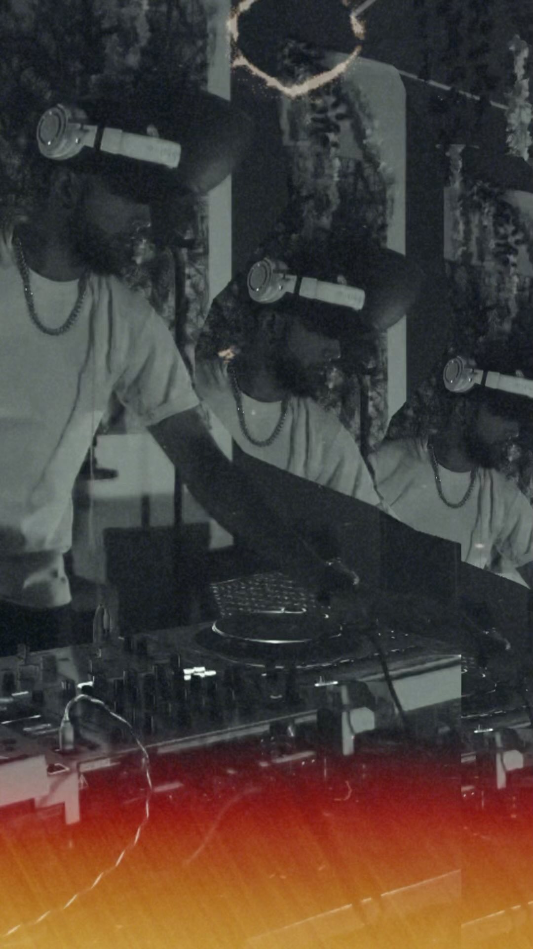 Cooking steamers in the cave the other night💨⚡️
Enjoy the vibras 🌶️🎥
@pioneerdjlatinoamerica @redbullmusic
•
•
•
#artist #djset #djing #livemusic #producer #drums #dance #vibes #visualart #party #pioneer #groove #torontolife #smile #happy #goodtimes #insta #instagood #instagram #instalike #instadaily #Fyp #explore #explorepage #likeforlikes #moist