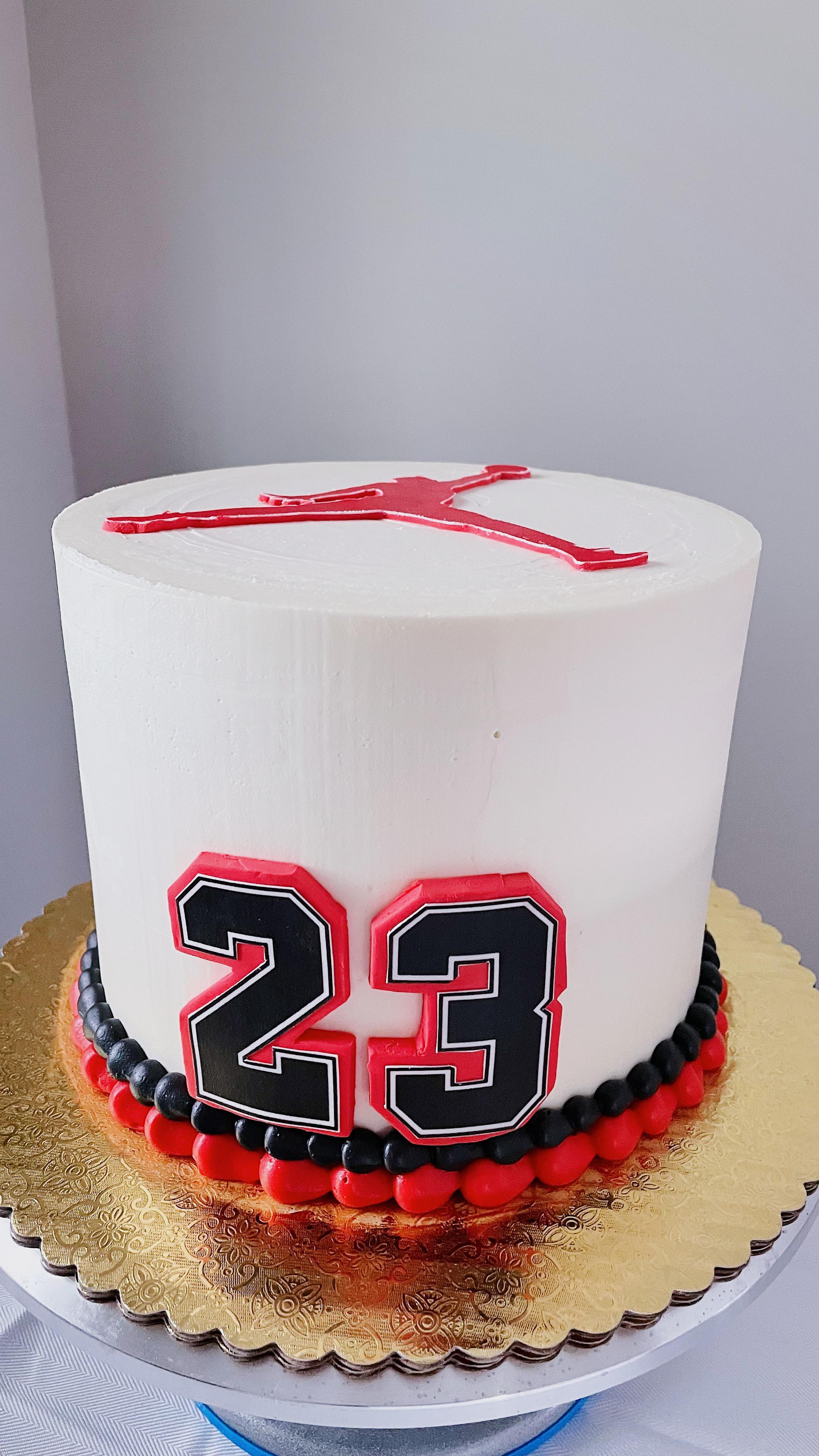 ✨🏀Who’s the GOAT?!? 🏀✨
#goat #jumpman23 #jumpmancake #23 #nyccakes #michaeljordan #nba #cakesofinstagram #cake #cakedecorating #caketutorial #smallbusiness #homebakery #statenislandbaker #nybaker #mencake