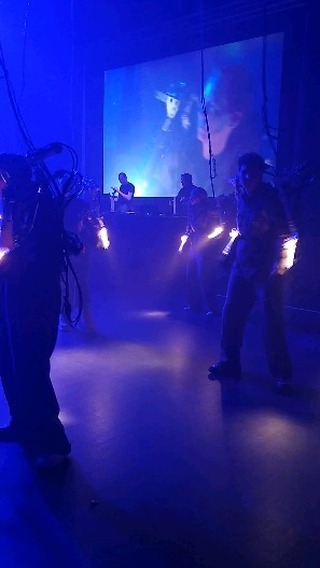 INFERNO
LOUIS-PHILIPPE DEMERS & BILL VORN
Performance robótica
París, Le Cube Garges
#isea2023