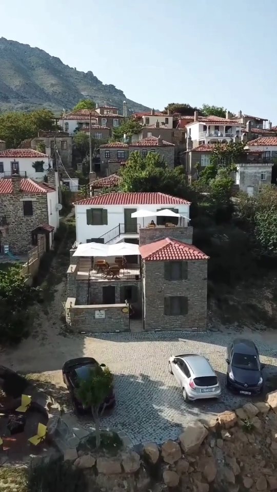 #tepeköy #tepeköygökçeada #agridia #gökçeada #çanakkale #tatilyerleri #tatilkeyfi #taşevler #island #holiday #travel #imroz #tepeköyçınaraltı #natural #village #naturalvillage #hillvillage #booking #bookingcom #otelz #trivago #tripadvisor #naturelphotography