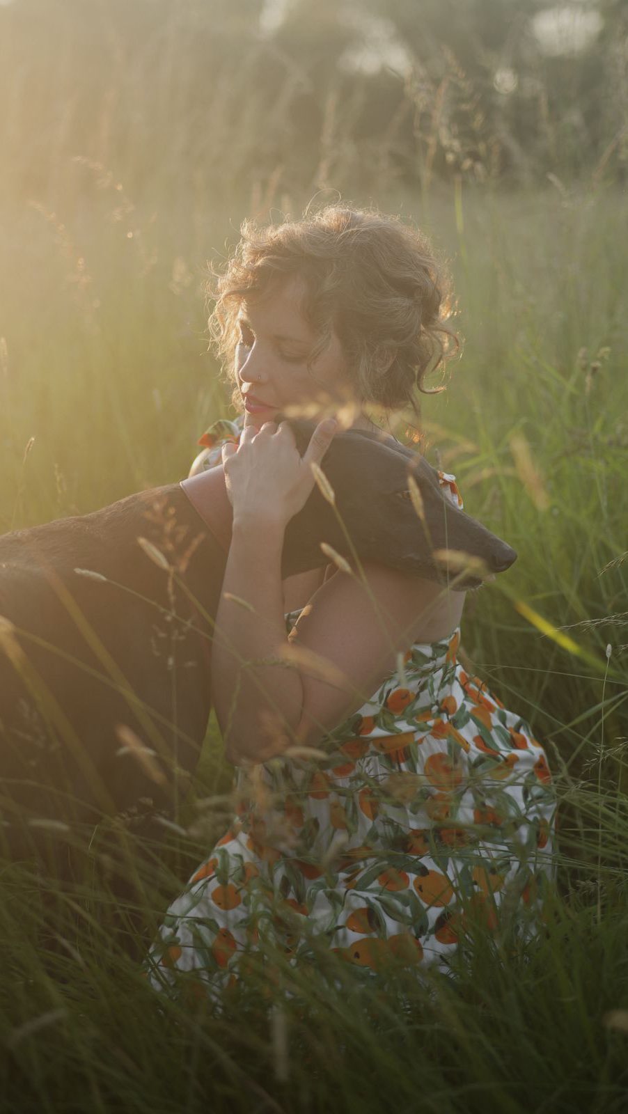 Cute lil vid taken by the wonderful @winston_sanders_photography on Monday!
Volume up for the powers of AI.
I think I would pay good money for this guy to read a speech.
Also cover by @daniel_yates_films and featuring the strength of the hunk that is @j_s_coates_photo
Photographers being Videogrpaher’s and vice Versa. Whatever is next?!