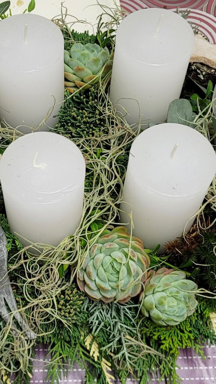 Au die Erwachsnä händ sich kreativ dörfä bide @daniela.murer.754 betätigä. Au sie händ wunderbari Advändsgsteck baschtlät!🎄🎄🎄