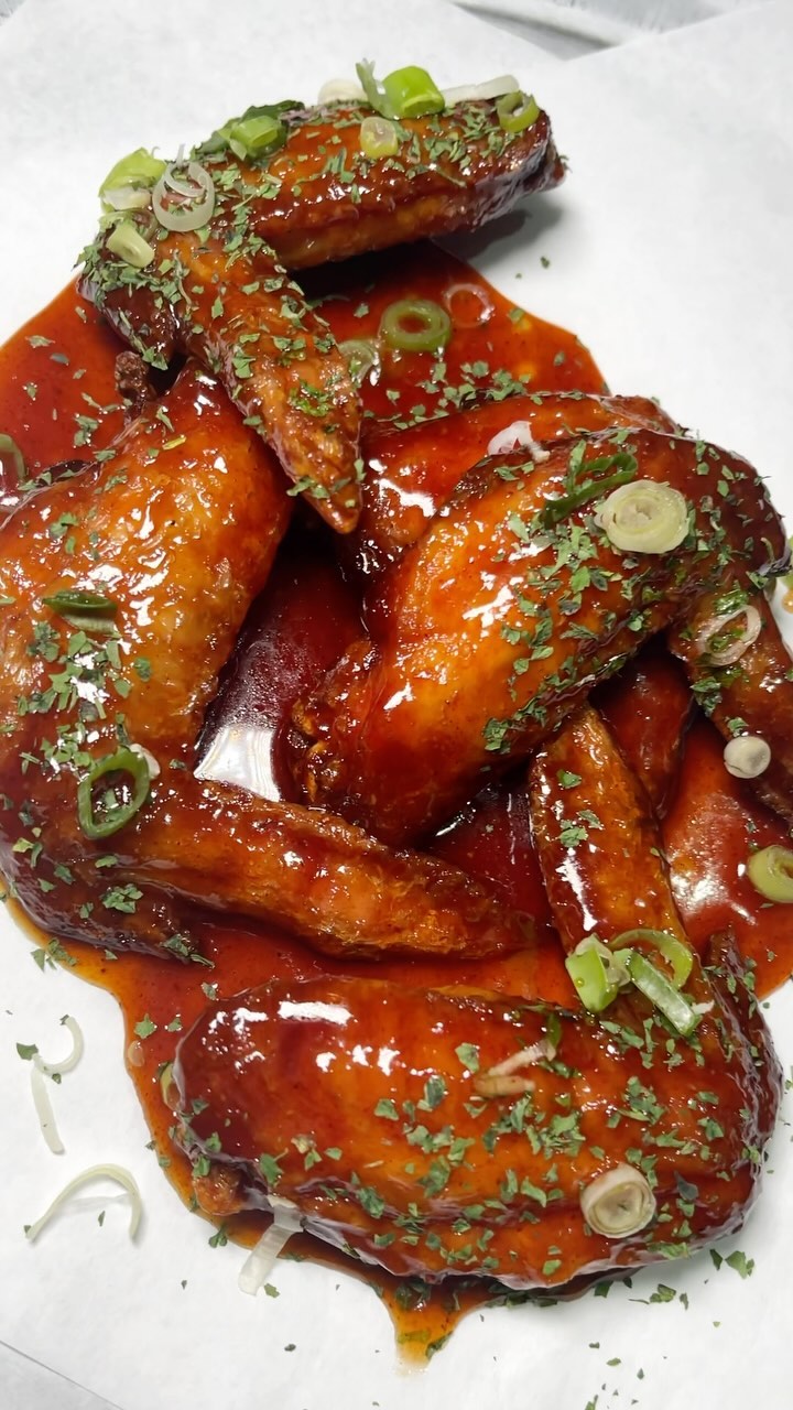 Crispy, double fried Wings! Nothing frozen, battered fresh every morning. Come taste the difference!